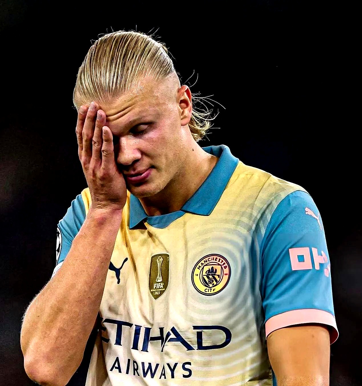 哈兰德在巴黎圣日耳曼比赛中持续失利，重返赛场引发热议！